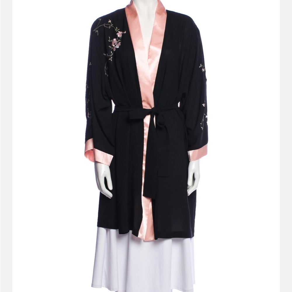 EUC Oscar de la Renta Pink Label Timeless Romance Short Kimono Robe. Size M